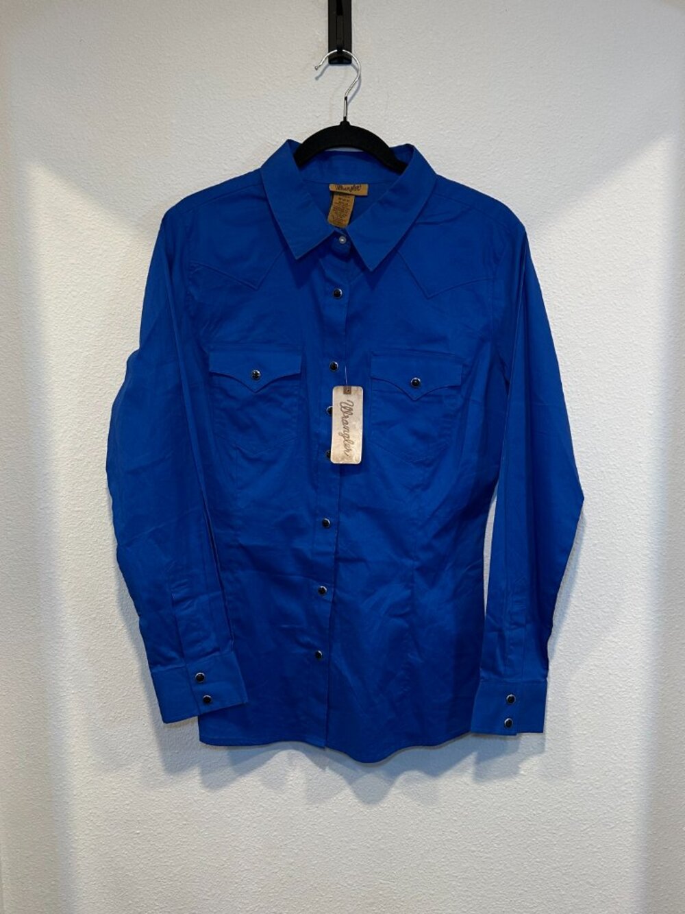 NWT Wrangler Women's Royal Blue Button Shirt Medium Western Snap Size Medium